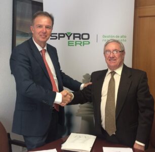 1431599878_firmaspyroHOLOM2