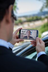 1475738574_polycom_realpresense_mobile_smartphone