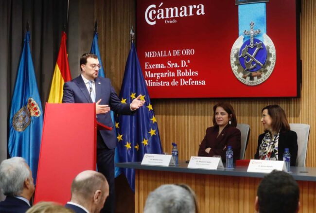 Barbón pide sensatez para los proyectos de defensa en Asturias