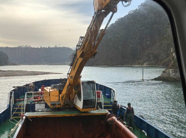 Dragado del puerto de Bustio en Ribadedeva