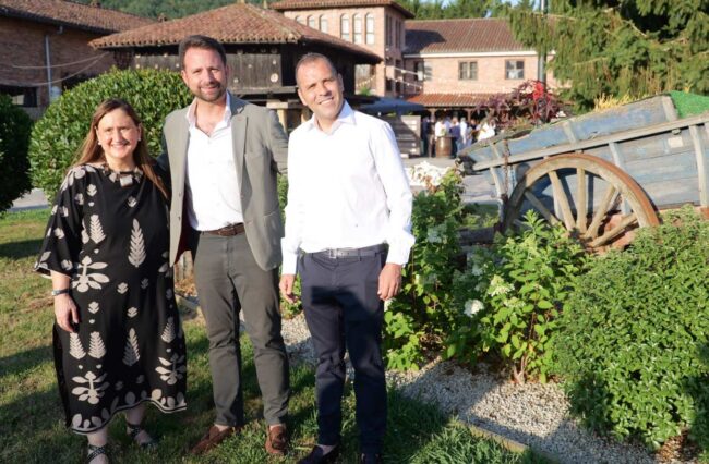 El PP homenajea a los alcaldes de Cangas de Onís y Caravia