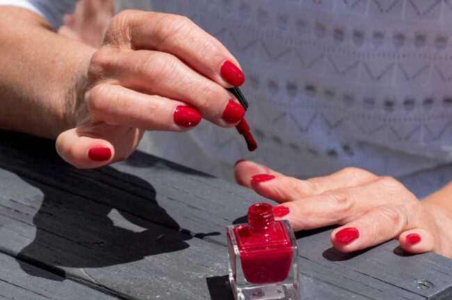 Uñas pintadas colores que combinan con tu ropa | El Digital de Asturias Uñas pintadas colores que combinan con tu ropa