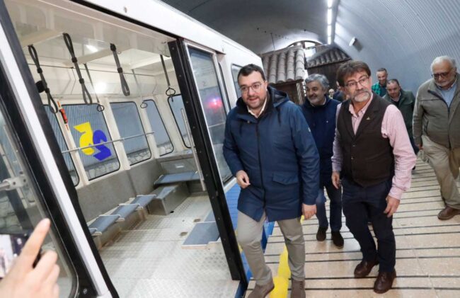 Barbón ha visitado el funicular de Bulnes